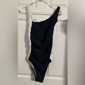 Cupshe Black and White Ruched One-Piece Swim Bodysuit